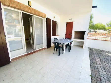 Moderne Villa mit Terrasse, Grill, Privatgarten, Maison 4 personnes à Comacchio - Photo 2