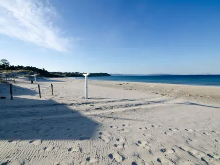 Sehr helle Villa in Strandnähe mit großem Garten und überdachter Terrasse - Photo 8