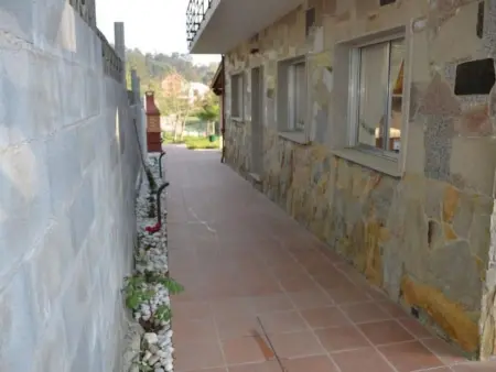 Sehr helle Villa in Strandnähe mit großem Garten und überdachter Terrasse - Photo 10