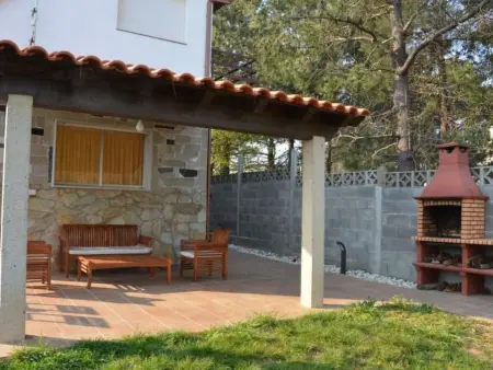 Sehr helle Villa in Strandnähe mit großem Garten und überdachter Terrasse - Photo 16