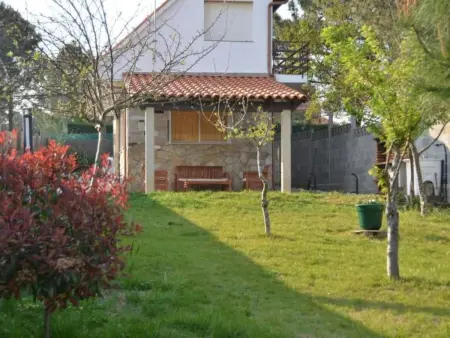 Sehr helle Villa in Strandnähe mit großem Garten und überdachter Terrasse - Photo 18