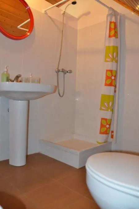 Sehr helle Villa in Strandnähe mit großem Garten und überdachter Terrasse - Photo 28