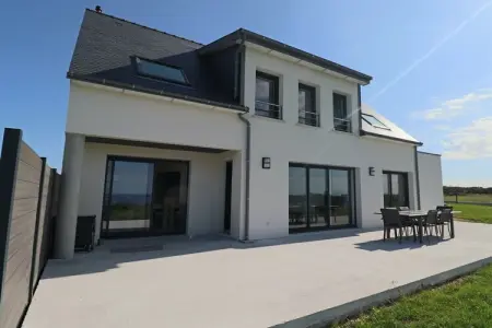 341805, Maison de vacances à Plouhinec avec terrasse - Photo 2