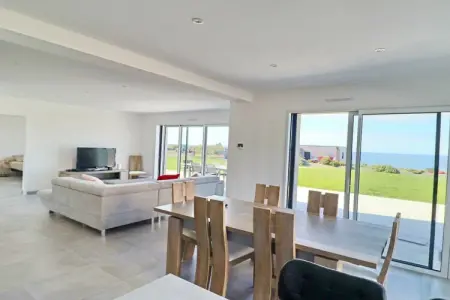 341805, Maison de vacances à Plouhinec avec terrasse - Photo 3