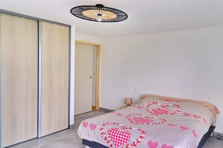 341805, Maison de vacances à Plouhinec avec terrasse - Photo 11