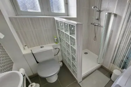 487232, Maison de vacances à Plouhinec avec parking - Photo 10