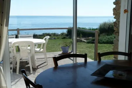 413194, Maison de vacances à Plouhinec avec terrasse - Photo 2