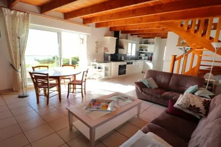 413194, Maison de vacances à Plouhinec avec terrasse - Photo 3