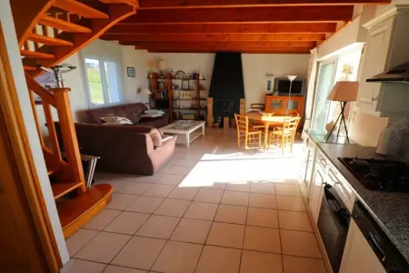 413194, Maison de vacances à Plouhinec avec terrasse - Photo 4
