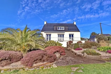 589635, Maison de vacances à Plouhinec avec terrasse - Photo 1