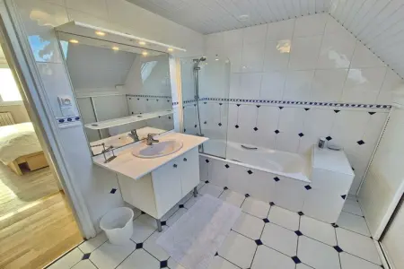 589635, Maison de vacances à Plouhinec avec terrasse - Photo 32