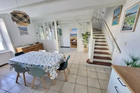 451973, Maison de vacances à Plouhinec avec parking - Photo 10