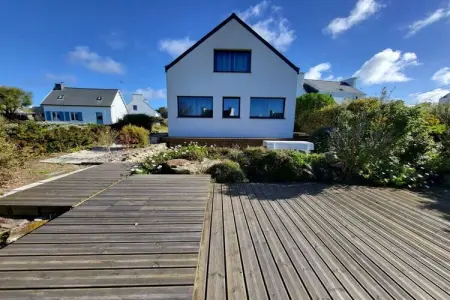 447712, Maison de vacances à Plouhinec avec terrasse - Photo 2