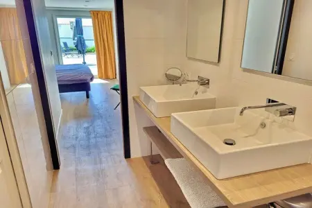 440618, Maison de vacances à Plouhinec avec terrasse - Photo 18