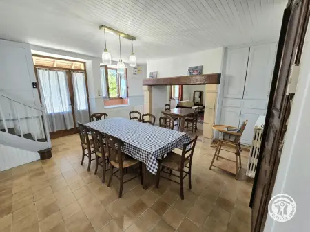 Grand gîte avec parking, animaux ok - 10 pers., Gite 10 personnes à Bars - Photo 6