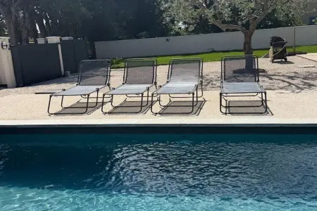 Sorgue 4, Villa avec piscine et jacuzzi près de Châteauneuf-du-Pape – 4 personnes - Photo 7