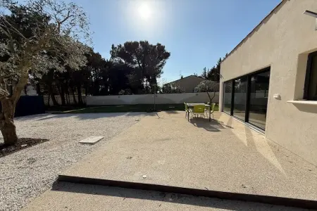 Sorgue 4, Villa avec piscine et jacuzzi près de Châteauneuf-du-Pape – 4 personnes - Photo 17