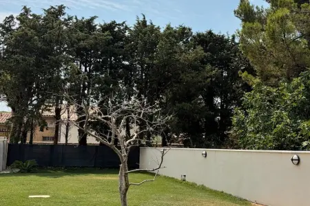Sorgue 4, Villa avec piscine et jacuzzi près de Châteauneuf-du-Pape – 4 personnes - Photo 24
