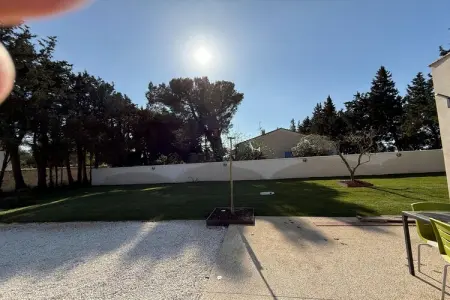 Sorgue 4, Villa avec piscine et jacuzzi près de Châteauneuf-du-Pape – 4 personnes - Photo 29