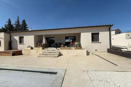 Sorgue 9, Villa avec piscine et jacuzzi près de Châteauneuf-du-Pape – 8 personnes - Photo 11