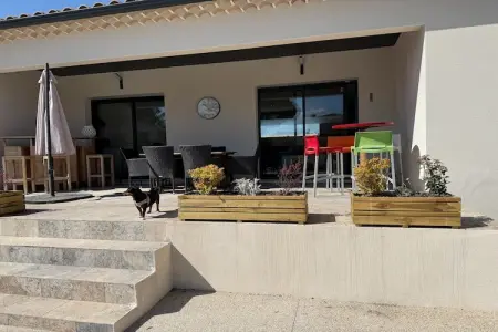 Sorgue 9, Villa avec piscine et jacuzzi près de Châteauneuf-du-Pape – 8 personnes - Photo 12