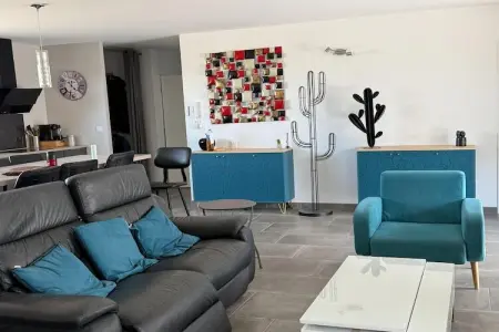 Sorgue 9, Villa avec piscine et jacuzzi près de Châteauneuf-du-Pape – 8 personnes - Photo 18