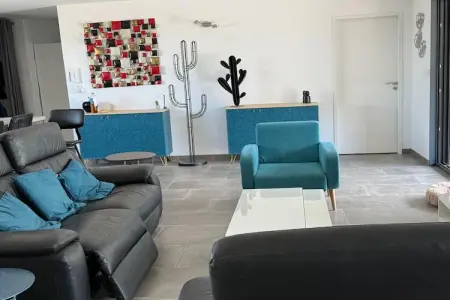 Sorgue 9, Villa avec piscine et jacuzzi près de Châteauneuf-du-Pape – 8 personnes - Photo 21
