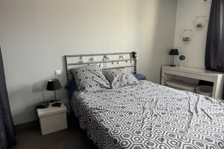 Sorgue 9, Villa avec piscine et jacuzzi près de Châteauneuf-du-Pape – 8 personnes - Photo 27