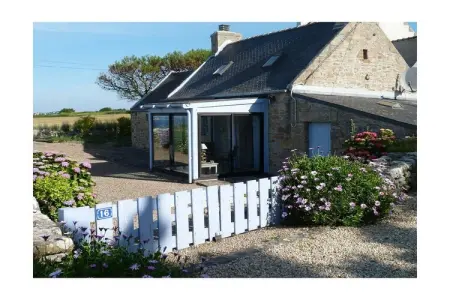 266458, Maison de vacances à Plouhinec avec parking - Photo 2