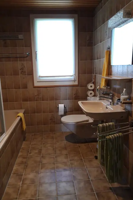 Chalet Wenger Appartement/Fewo, Dusche und Bad, WC, Balkon - Photo 26
