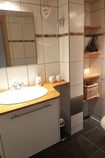 Chalet Edelweiss Appartement/Fewo, Dusche, WC, 2 Schlafräume 3-Zimmerwohnung - Photo 24