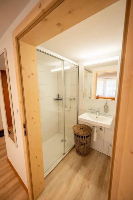Trachsels Heimetli Appartement/Fewo, Dusche, WC, 1 Schlafraum 2-Zimmer-Wohnung - Photo 8