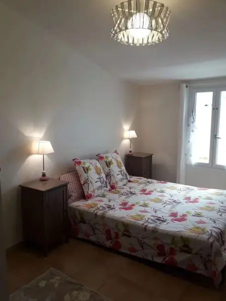 Maison charmante Bagnols-en-Forêt 57 m² avec parking - Photo 3