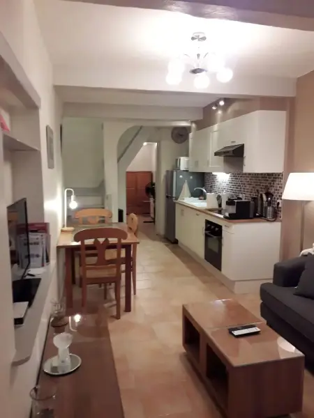 Maison charmante Bagnols-en-Forêt 57 m² avec parking - Photo 7
