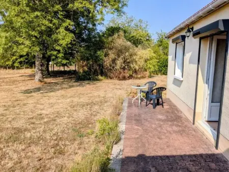 Maison confortable Saint-Sulpice-les-Feuilles 40 m² jardin - Photo 7