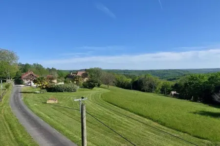 637122, Maison de vacances à Vézac avec Wi-Fi et parking - Photo 6