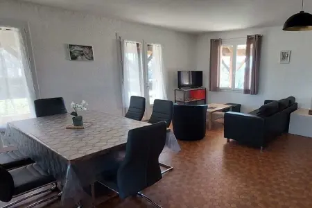 637122, Maison de vacances à Vézac avec Wi-Fi et parking - Photo 10