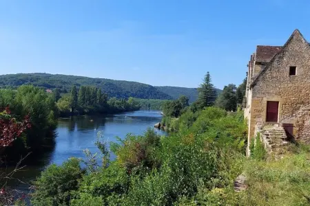 637122, Maison de vacances à Vézac avec Wi-Fi et parking - Photo 18
