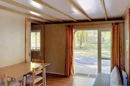 Camping Moncontour Active Park Accessible 2-Bedroom Chalet - 4 people, Chalet 2 ch. bord de lac, 4 pers. - Photo 4