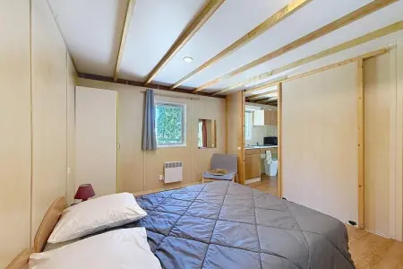 Camping Moncontour Active Park Accessible 2-Bedroom Chalet - 4 people, Chalet 2 ch. bord de lac, 4 pers. - Photo 10