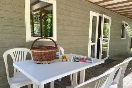 Camping Moncontour Active Park Accessible 2-Bedroom Chalet - 4 people, Chalet 2 ch. bord de lac, 4 pers. - Photo 13
