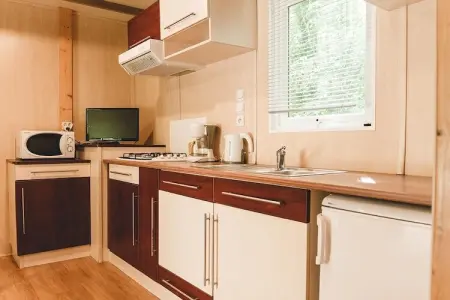 Camping Moncontour Active Park 3-Bedroom Chalet - 6/8 people, Chalet spacieux bord de lac, 8 - Photo 3