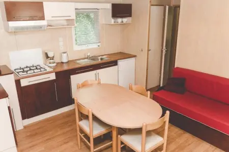 Camping Moncontour Active Park 3-Bedroom Chalet - 6/8 people, Chalet spacieux bord de lac, 8 - Photo 6