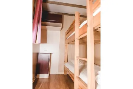 Camping Moncontour Active Park 3-Bedroom Chalet - 6/8 people, Chalet spacieux bord de lac, 8 - Photo 9