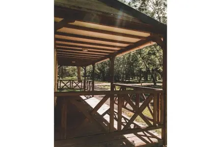 Camping Moncontour Active Park 3-Bedroom Chalet - 6/8 people, Chalet spacieux bord de lac, 8 - Photo 10