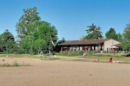 Camping Moncontour Active Park 3-Bedroom Chalet - 6/8 people, Chalet spacieux bord de lac, 8 - Photo 22