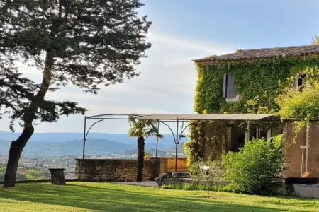 107363, Appartement de vacances à Apt avec piscine - Photo 1