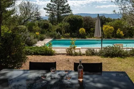 452043, Maison de vacances à Murs avec piscine - Photo 7