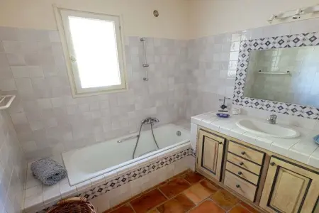 452043, Maison de vacances à Murs avec piscine - Photo 21
