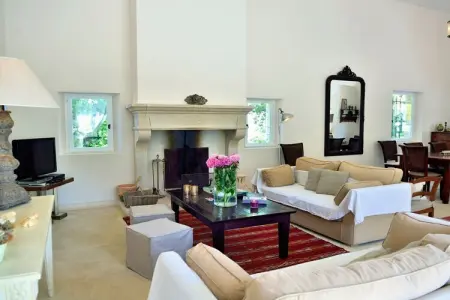 148566, Maison de vacances à Apt avec piscine - Photo 6